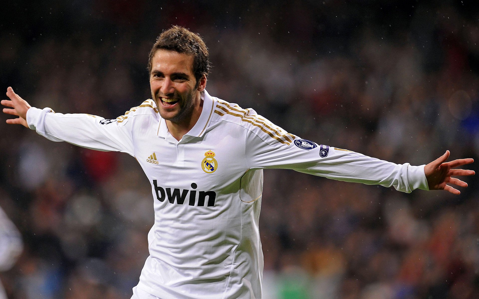 欧冠淘汰赛之夜，梅西如何定义关键节点的连续得分艺术